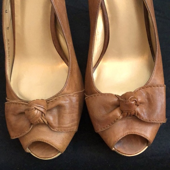 STUART WEITZMAN Walnut Leather Friller Peep Toe Slingback Heels with Bows size 8 - Picture 3 of 8